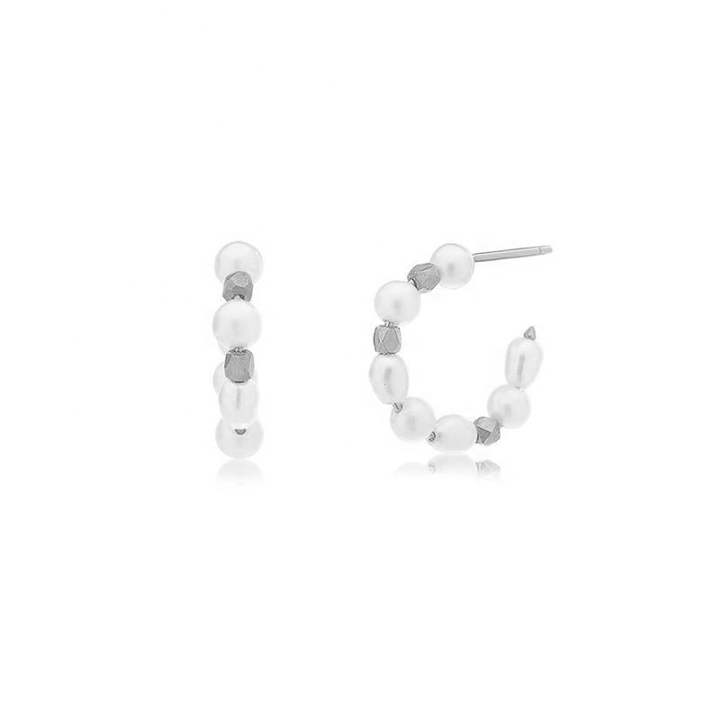 Pendentes de argola de pérolas feitos à mão