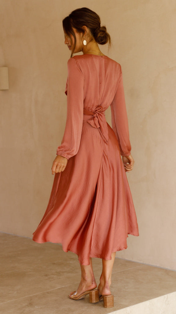 Ágata | Vestido midi de cetim