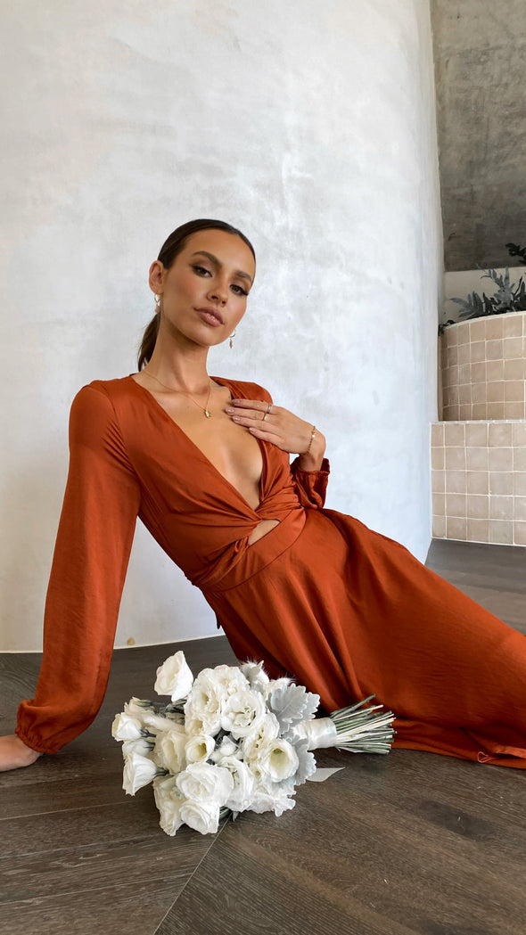 Ágata | Vestido midi de cetim