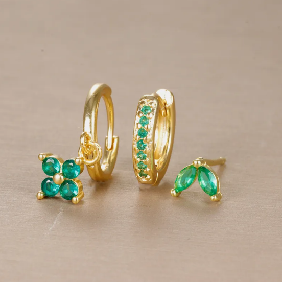 Conjunto de Brincos com Diamantes em Forma de Flor