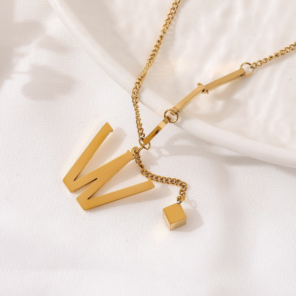 Benedita | Colar dourado com letra