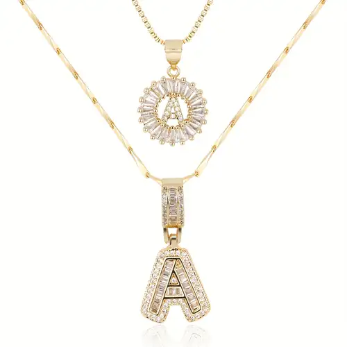 Colar com inicial de moissanite | Ouro branco