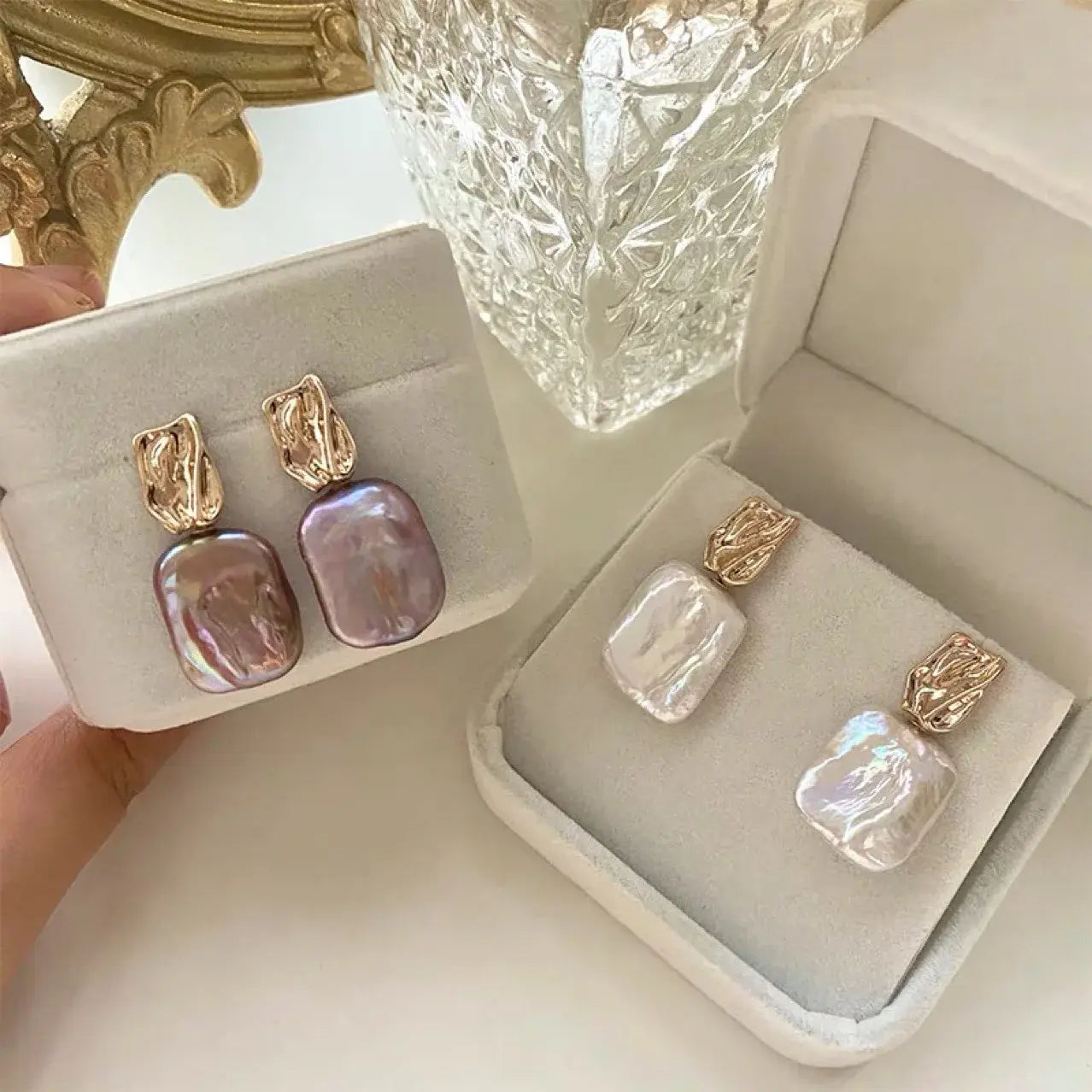 Brincos Elegantes em Ouro com Pérolas Barrocas