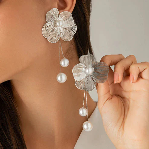 Brincos Boémios com Pérolas e Pétalas