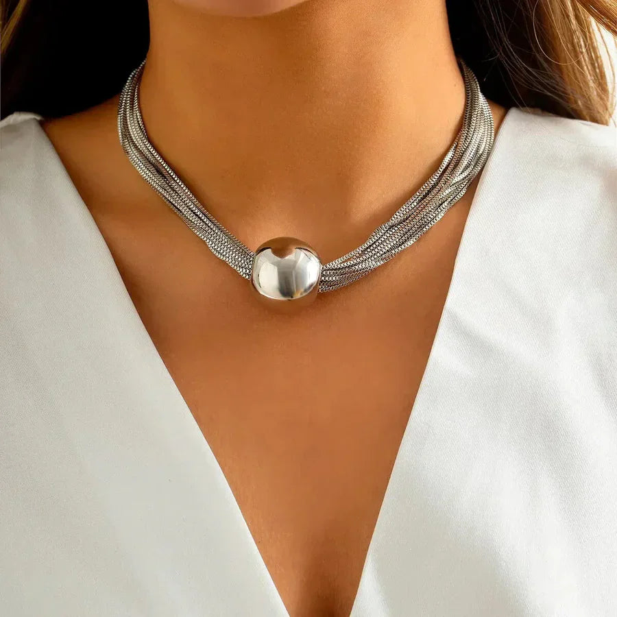 Colar elegante em ouro